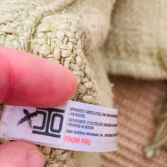 Urban Outfitters Rosie Tufted Throw Blanket In Green - Picture 9 of 11